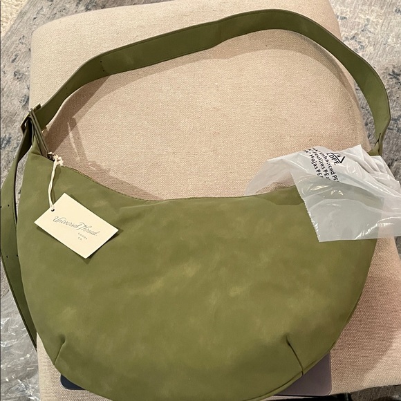 Universal Thread Green Slouchy Crescent Sling Handbag/NWT - Picture 5 of 11